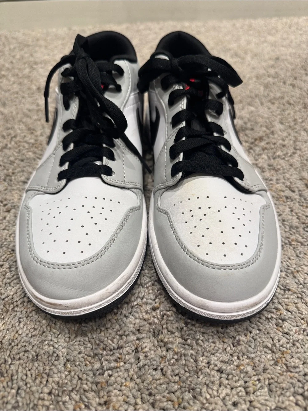 Jordan Low-Top Sneakers in Light Gray, White and Black